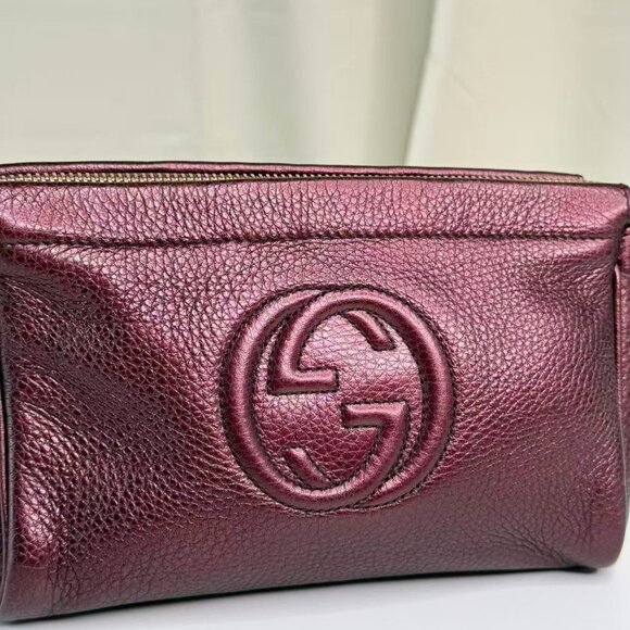 Gucci Burgundy Metallic Leather Soho Clutch Handbag with Iconic Logo Design - Picture 6 of 9